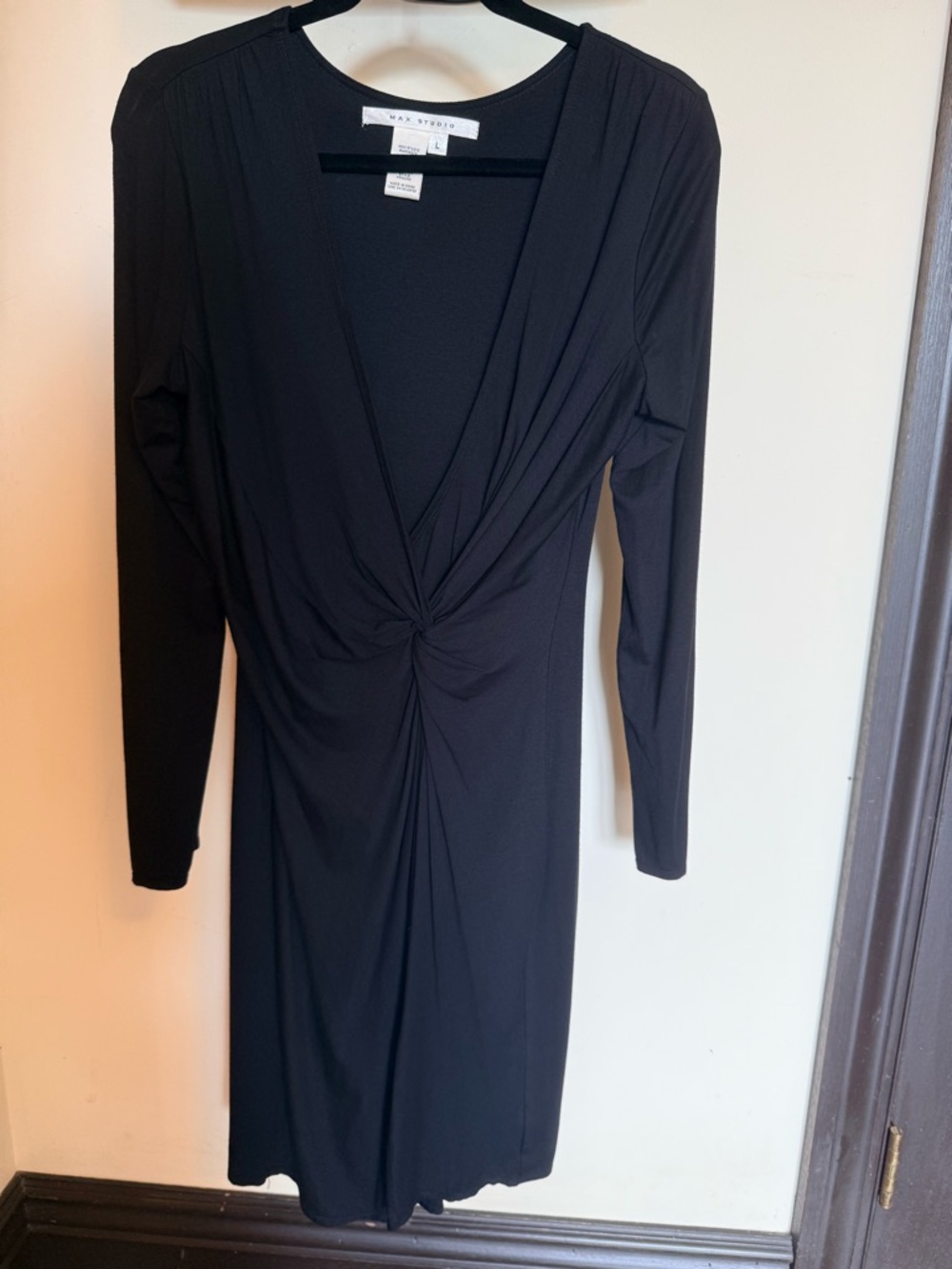 Max Studio Black Long-Sleeve Twist-Knot V-Neck Dress